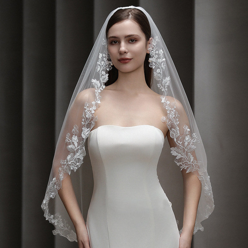 One Tier Wedding Bridal Lace Edge Veil With Comb - IMALLURE  display picture 3
