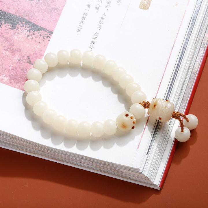 White Jade Beads Lucky Cat Pendant Woman Bracelets