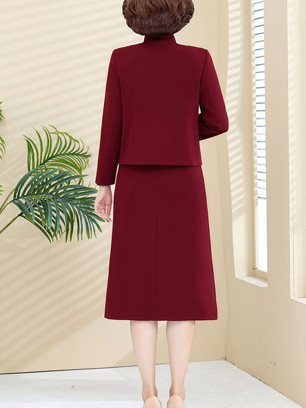 2 Pics Winter Red Mothers Embroidered Cheongsam Dress & Jacket