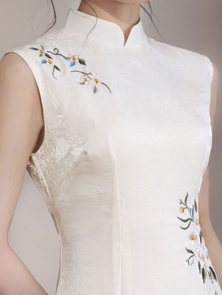 White Embroidered Sleeveless Cheongsam Qipao Dress