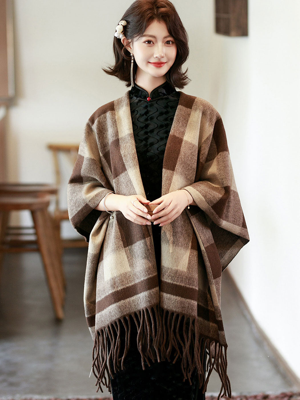 Woman Winter Open-Front Knit Wrap Poncho with Fringe Hem