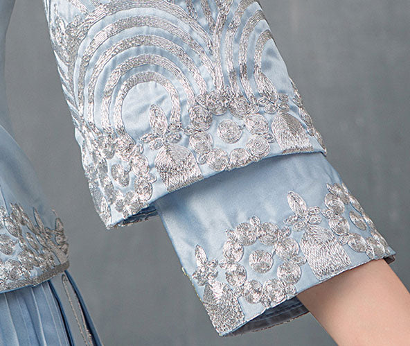 Blue Embroidered Wedding Qun Gua & Pleated Skirt
