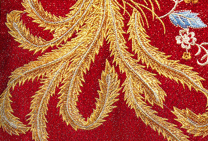 Red Shimmering Embroidered Phoenix Wedding Qun Gua