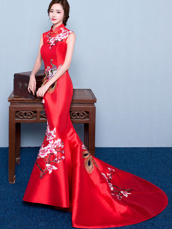Red Embroidered Wedding Qipao / Cheongsam Dress with Fishtail Train