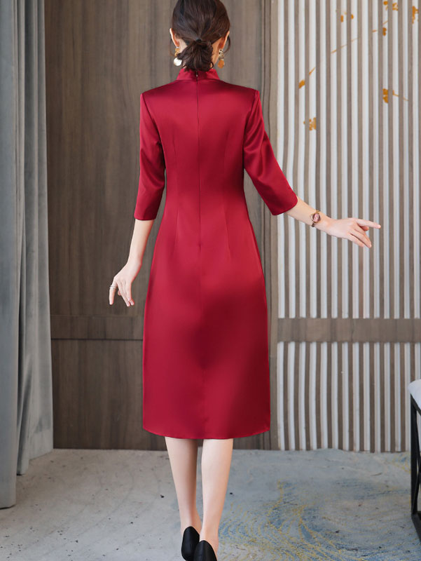 Burgundy Mothers Embroidered V-Neck Cheongsam Qi Pao Dress